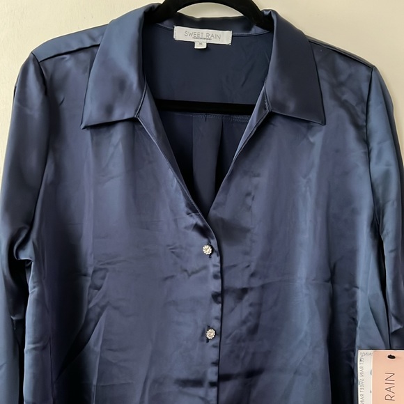 Sweet Rain Long Sleeve Top (might be a pajama top) Please see photos for flaws. - Picture 2 of 6